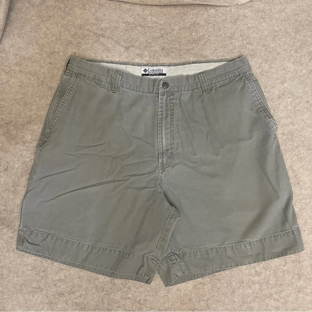 Columbia men’s light